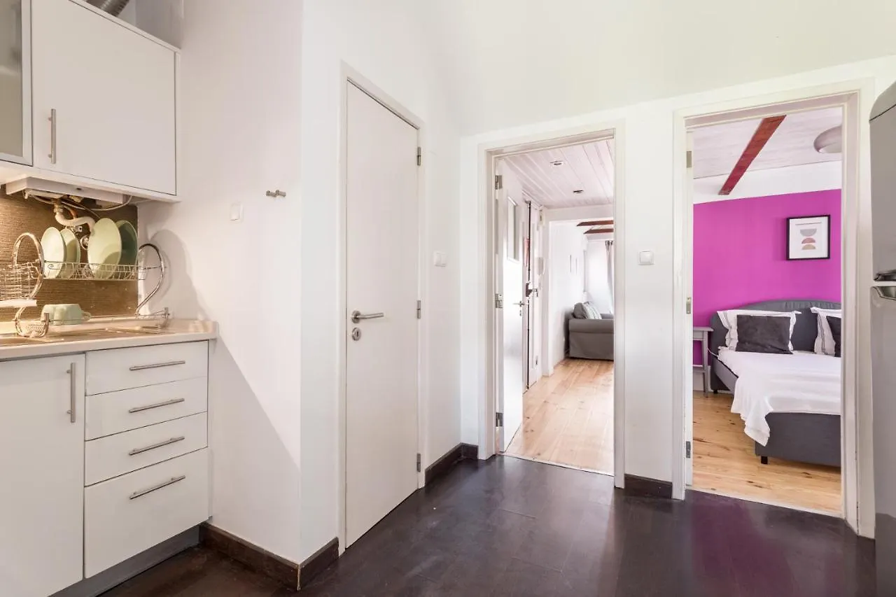 Joivy Stylish 2-Bed Apt With Balcony In Lapa, 5Mins To National Museum Of Ancient Art Appartement Lissabon Portugal