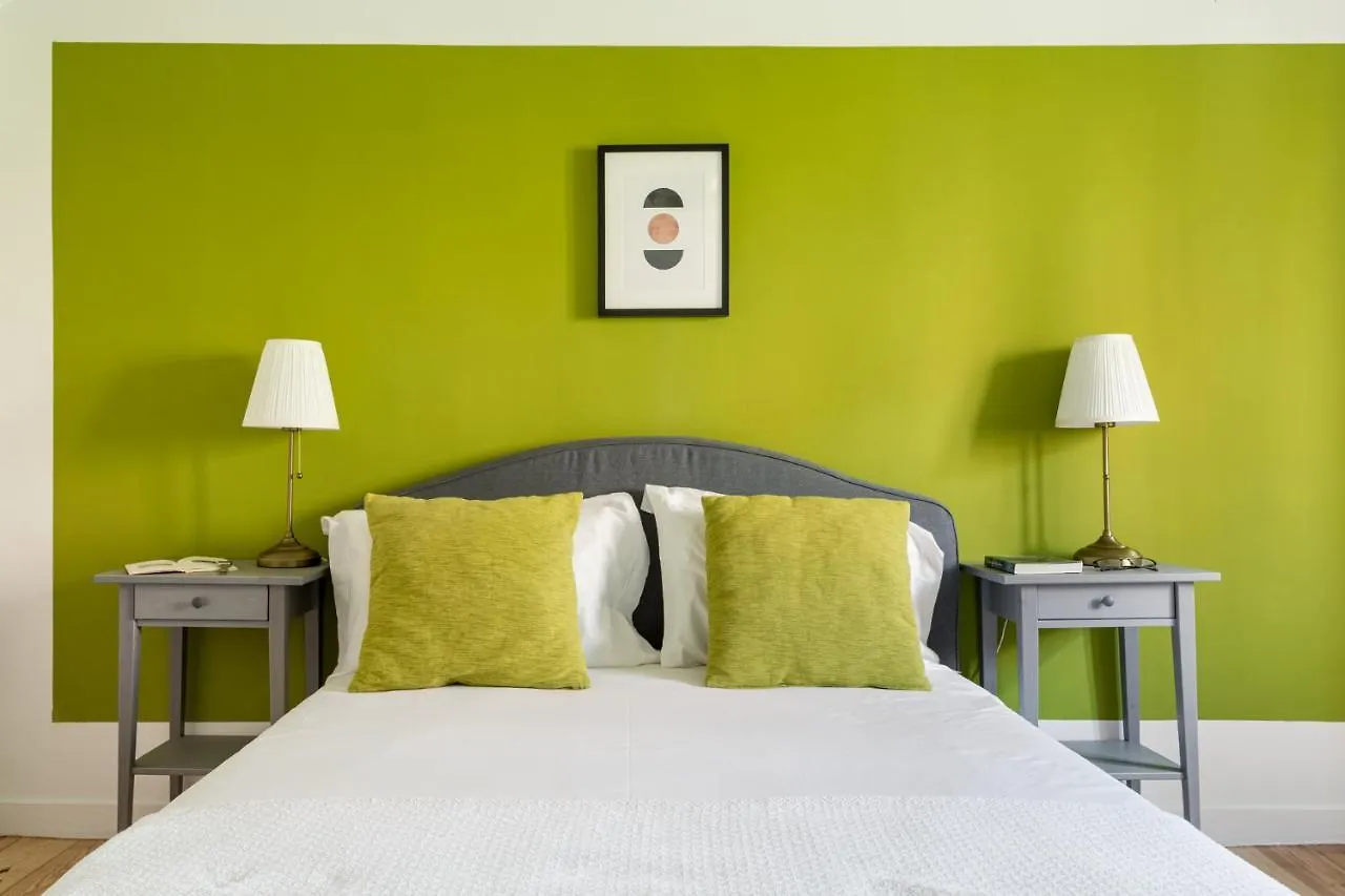 Joivy Stylish 2-Bed Apt With Balcony In Lapa, 5Mins To National Museum Of Ancient Art Apartment Lisbon