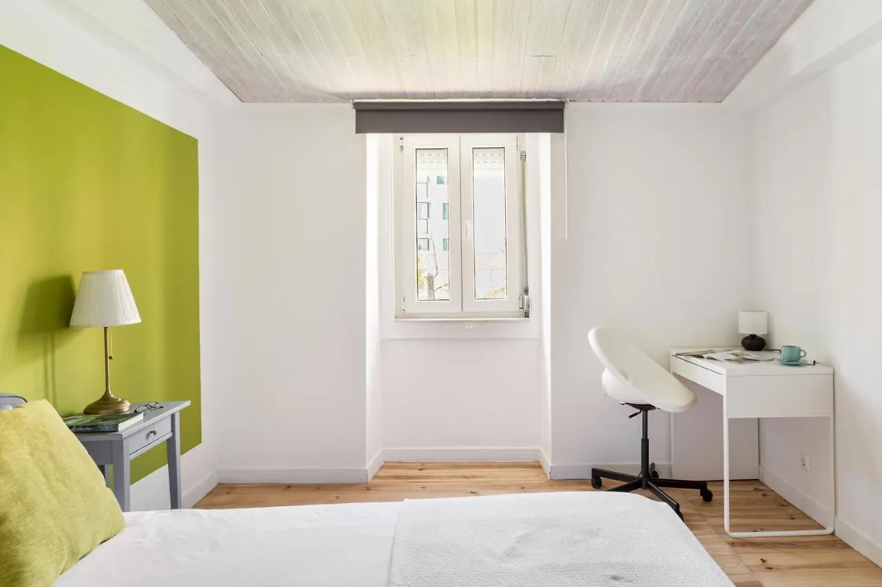 Joivy Stylish 2-Bed Apt With Balcony In Lapa, 5Mins To National Museum Of Ancient Art Apartment Lisbon