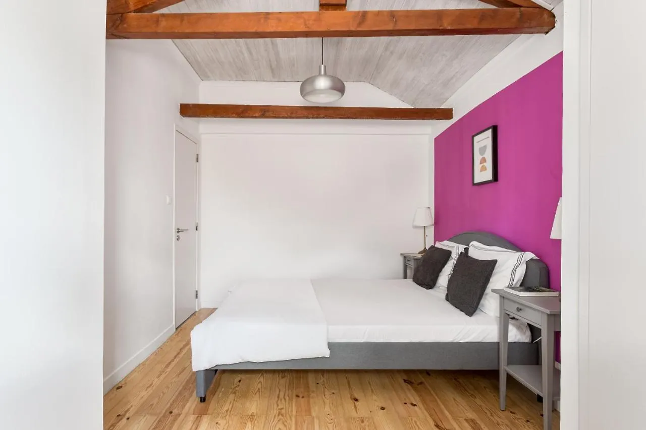 Joivy Stylish 2-Bed Apt With Balcony In Lapa, 5Mins To National Museum Of Ancient Art Apartment Lisbon